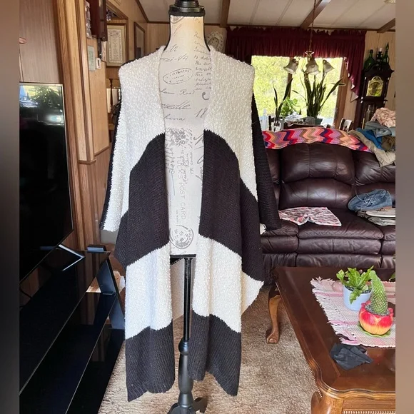 Anthropology Mixed Stripes Kimono one size black and white striped. - Picture 14 of 16